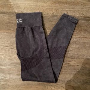 PINK Victoria’s Secret Ultimate Seamless Leggings